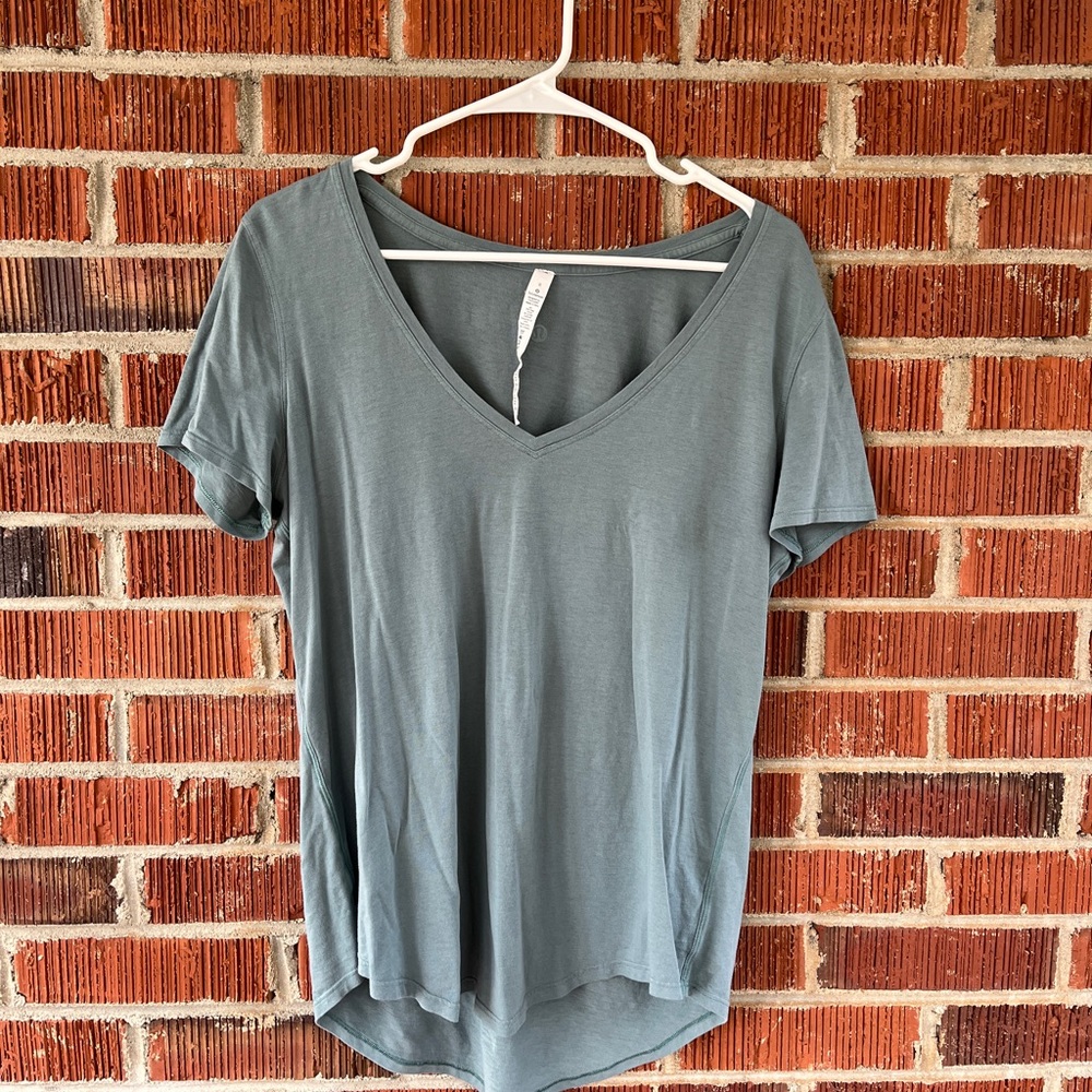 Lululemon Tshirt